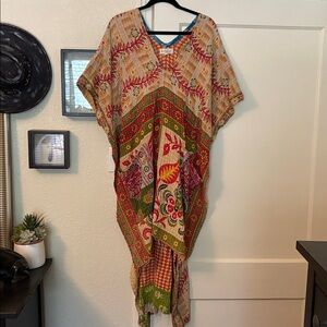 Kantha Bae Hi Lo Tunic